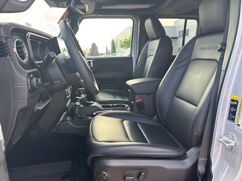 Used 2024 Jeep Wrangler Unlimited Sahara w/ Technology Group AWD/4WD image 14
