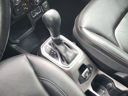 Used 2018 Jeep Renegade Limited w/ UConnect 8.4 Nav Group image 19