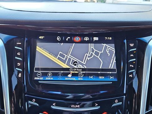 Used 2020 Cadillac Escalade Premium Luxury image 17