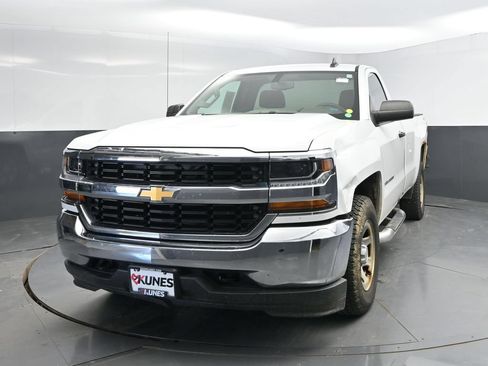 Used 2017 Chevrolet Silverado 1500 W/T w/ WT Convenience Package AWD/4WD image 4
