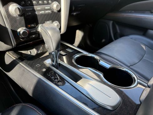 Used 2019 Nissan Pathfinder SL image 12