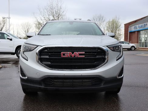 Used 2018 GMC Terrain SLE w/ Driver Convenience Package FWD image 5
