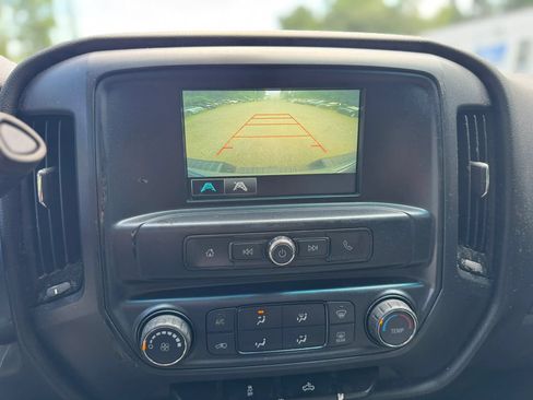 Used 2018 Chevrolet Silverado 1500 Custom w/ Custom Value Package AWD/4WD image 15