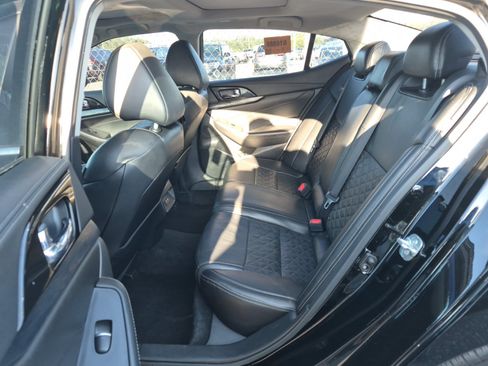 Used 2020 Nissan Maxima Platinum w/ Illumination Package FWD image 11