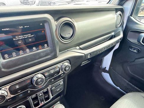 Used 2023 Jeep Wrangler Unlimited w/ Convenience Group image 24