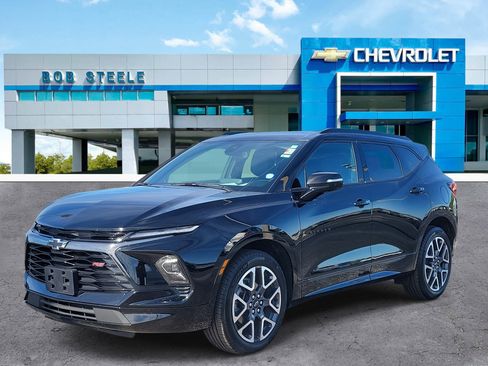 Used 2025 Chevrolet Blazer RS image 3