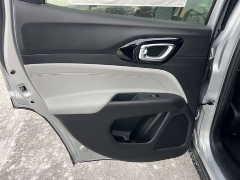 New 2026 Jeep Compass Limited image 15