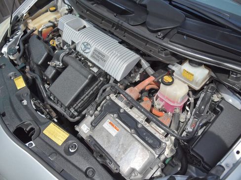 Used 2012 Toyota Prius Three image 23