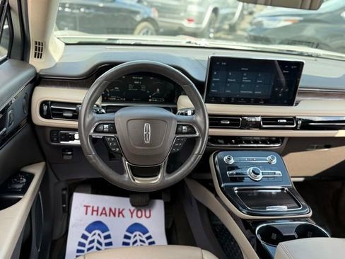 Used 2022 Lincoln Nautilus Reserve w/ Equipment Group 201A image 9