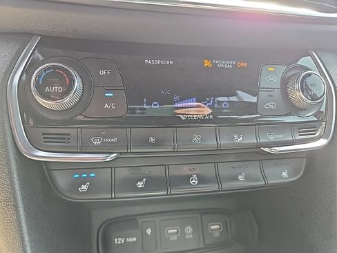 Used 2020 Hyundai Santa Fe Limited AWD/4WD image 19