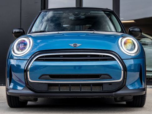 Used 2023 MINI Cooper 2-Door Hardtop FWD image 4