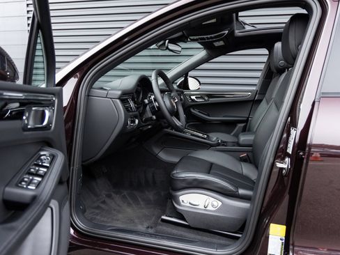 Used 2026 Porsche Macan AWD/4WD image 23