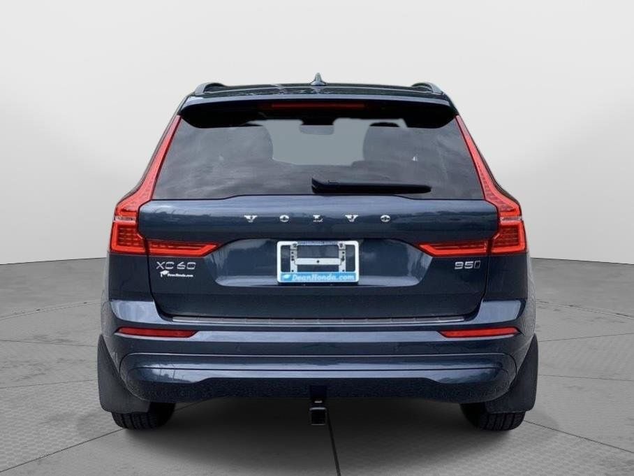 Used 2023 Volvo XC60 B5 Core w/ Climate Package AWD/4WD image 4