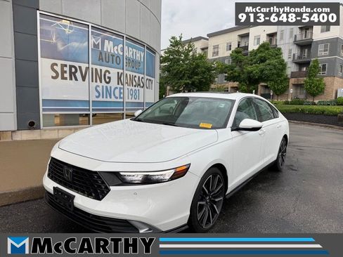 Used 2023 Honda Accord Touring image 1