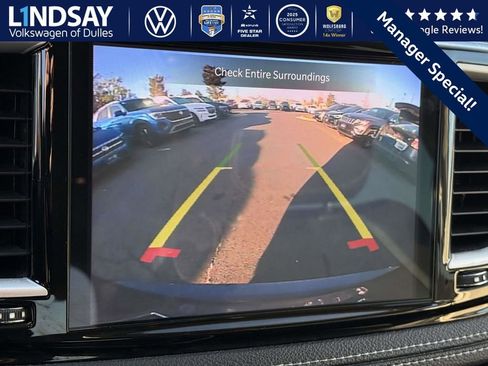 Used 2023 Chrysler Pacifica Touring-L image 17