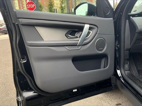 New 2026 Land Rover Discovery Sport Landmark image 10