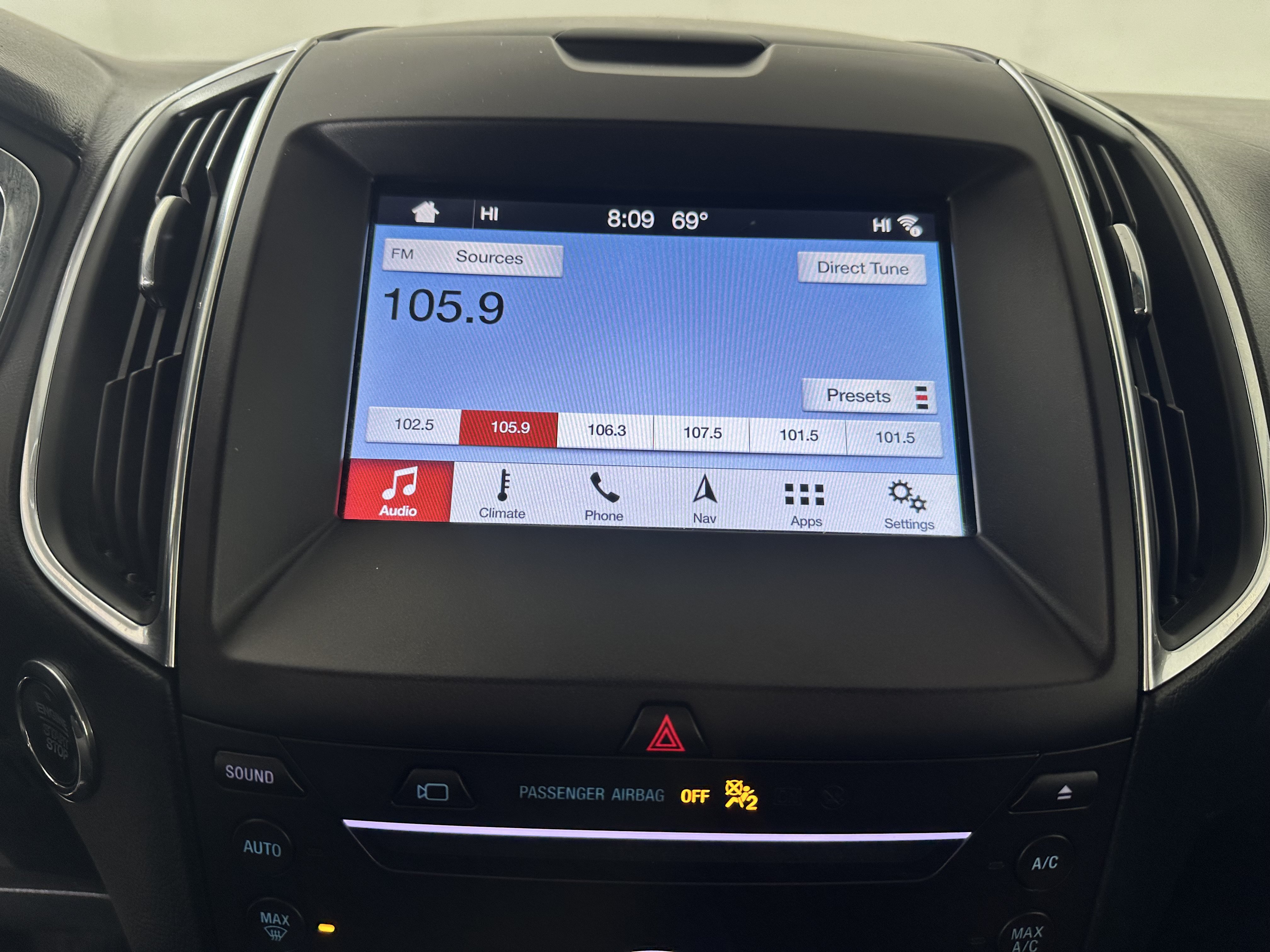 Used 2019 Ford Edge Titanium w/ Equipment Group 301A AWD/4WD image 18