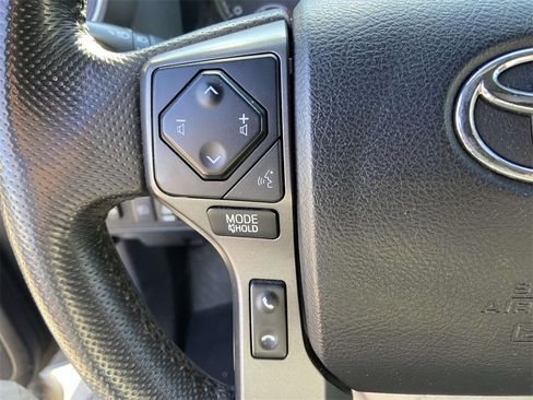 Used 2022 Toyota Tacoma TRD Sport image 27