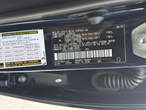 Used 2023 Toyota 4Runner TRD Off-Road Premium w/ Moonroof Package AWD/4WD image 32
