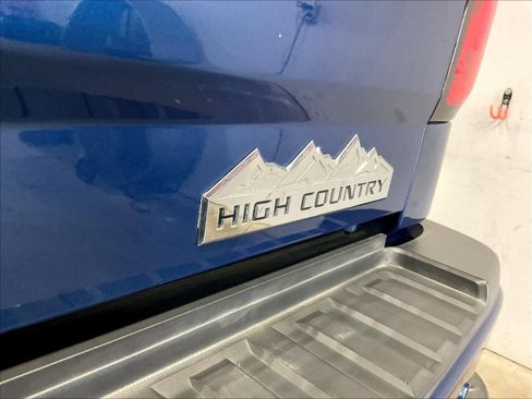 Used 2015 Chevrolet Silverado 2500 High Country w/ Duramax Plus Package AWD/4WD image 10