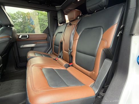 Used 2023 Ford Bronco Outer Banks AWD/4WD image 19