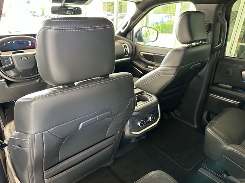 Certified 2025 Ford Expedition Platinum w/ Stealth Performance Package AWD/4WD image 34