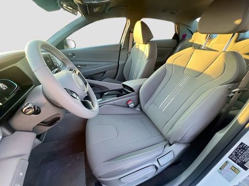 New 2026 Hyundai Elantra Sport FWD image 18