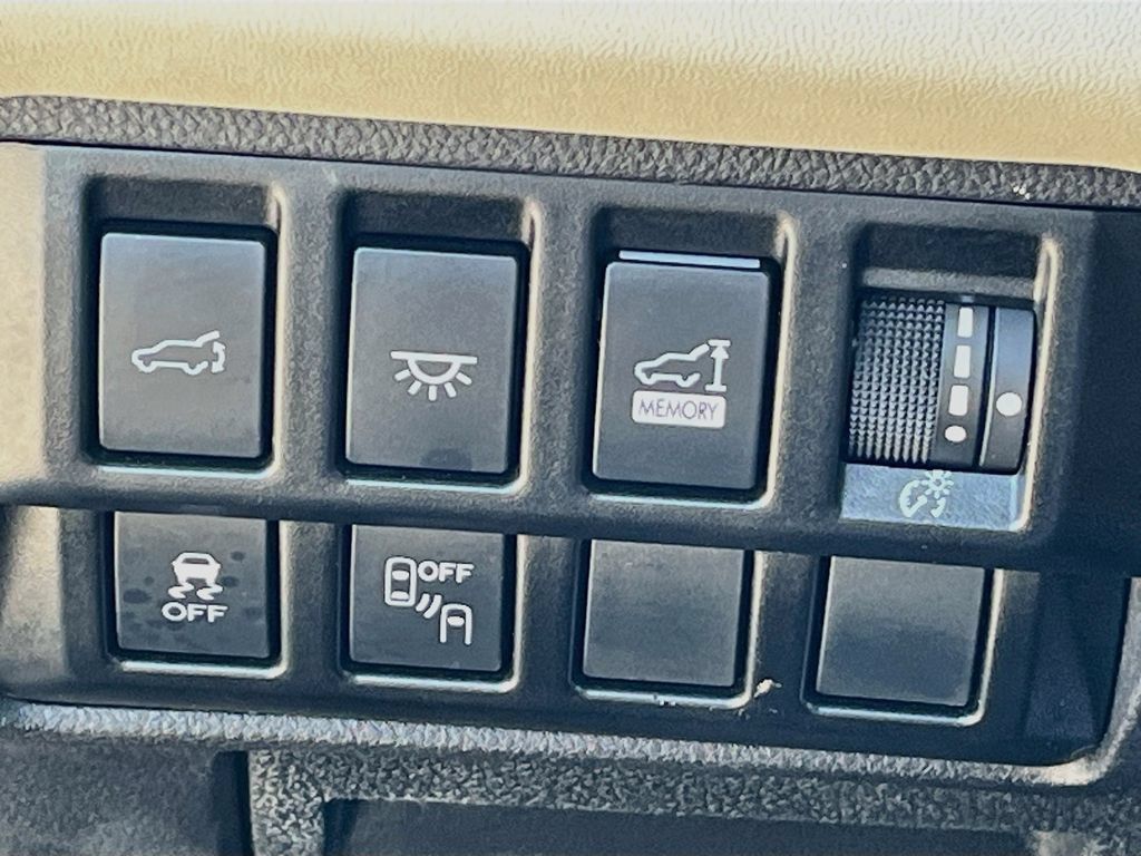 Used 2021 Subaru Ascent Limited w/ Technology Package AWD/4WD image 10