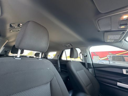 Certified 2022 Ford Explorer XLT w/ Class IV Trailer Tow Package image 19