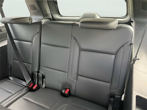 Used 2021 Chevrolet Suburban LT w/ LT Signature Plus Package image 32