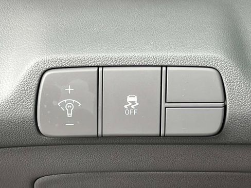 Used 2025 Hyundai Elantra Sport image 24