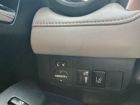 Used 2016 Toyota RAV4 XLE w/ Convenience Package AWD/4WD image 14