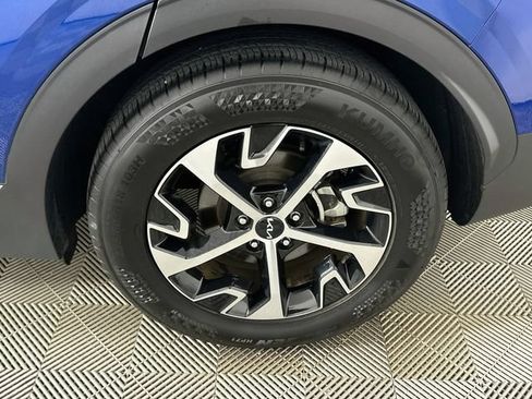 Used 2025 Kia Sportage EX FWD image 22