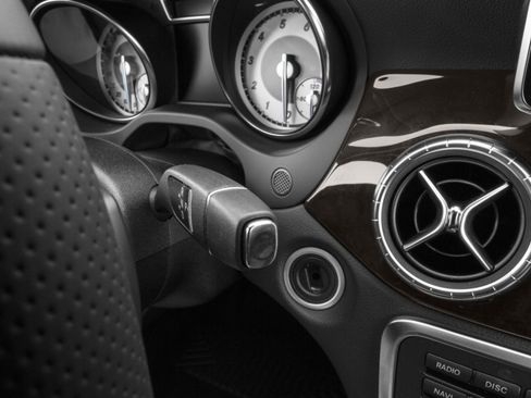 Used 2016 Mercedes-Benz CLA 250 4MATIC image 8