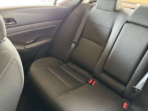 Used 2025 Nissan Altima 2.5 SV FWD image 39