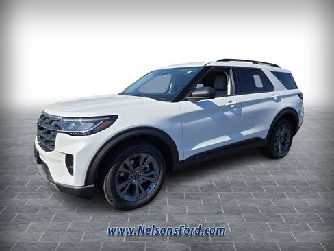 New 2026 Ford Explorer Active AWD/4WD image 3