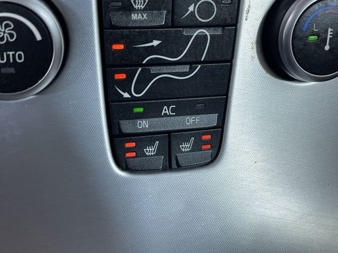 Used 2013 Volvo C70 T5 w/ Climate Pkg FWD image 19