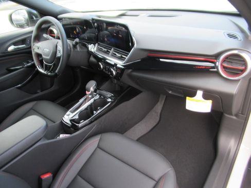 New 2026 Chevrolet Trax RS w/ Driver Confidence Package image 12