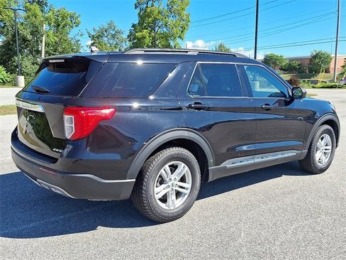 Used 2023 Ford Explorer XLT w/ Equipment Group 202A image 11
