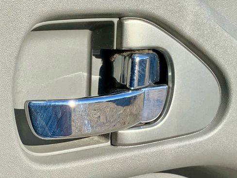 Used 2018 Nissan Frontier SL image 55