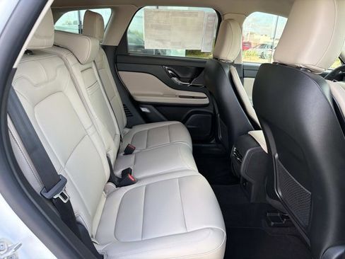New 2026 Lincoln Corsair Premiere FWD image 21