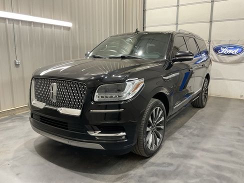 Used 2018 Lincoln Navigator Select image 3