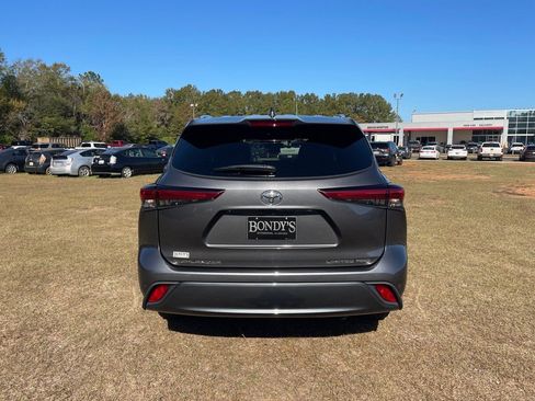 Used 2022 Toyota Highlander Limited image 15