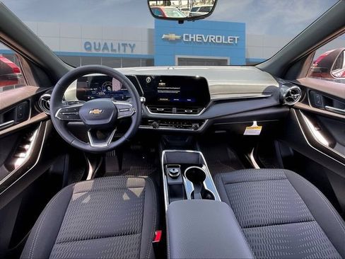 New 2026 Chevrolet Equinox LT w/ Safety and Technology Package FWD image 5