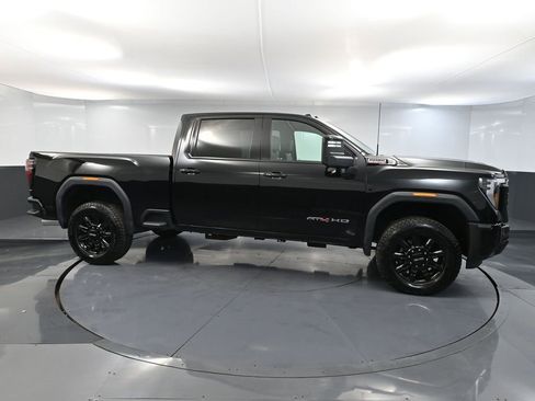 Used 2025 GMC Sierra 3500 AT4 AWD/4WD image 4