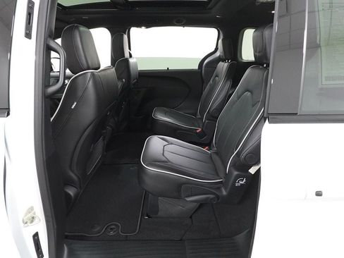 New 2027 Chrysler Pacifica Limited w/ S Appearance Package AWD/4WD image 25