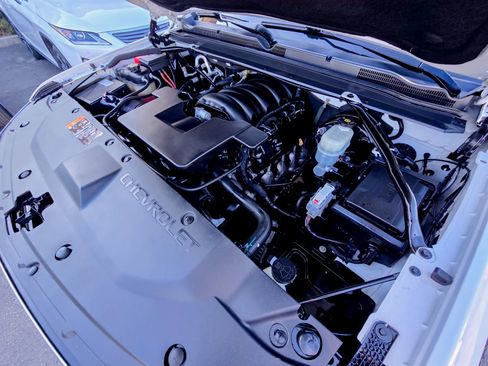 Used 2019 Chevrolet Suburban Premier image 48