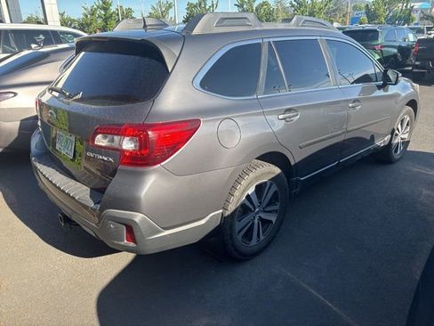 Used 2018 Subaru Outback 2.5i Limited AWD/4WD image 2