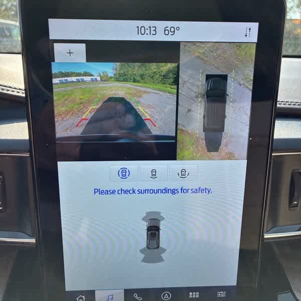 Used 2021 Ford Explorer Platinum w/ Equipment Group 601A AWD/4WD image 18