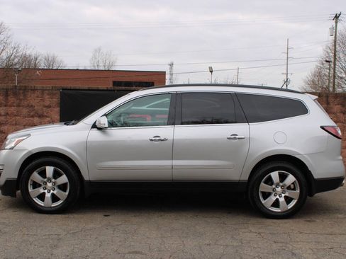 Used 2015 Chevrolet Traverse LTZ AWD/4WD image 2